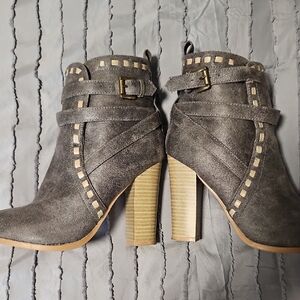 Stylish Gray Ankle Boots